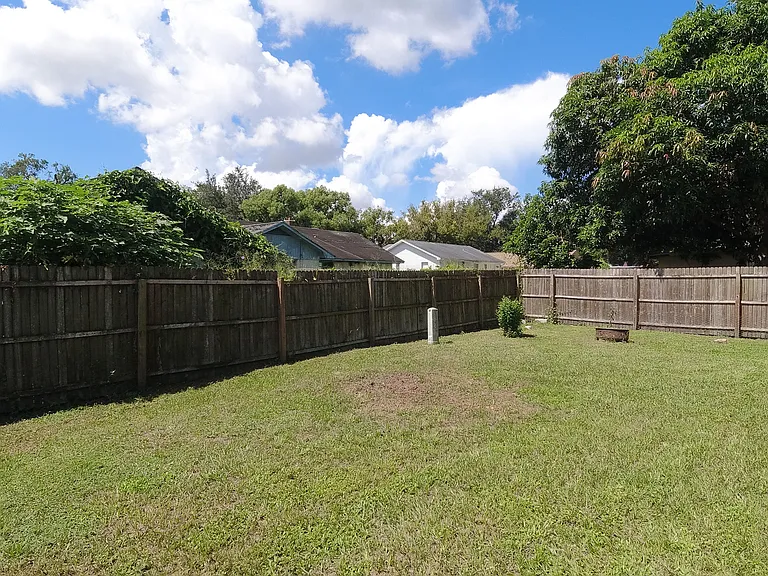 1313 E Cayuga St — Photo 27