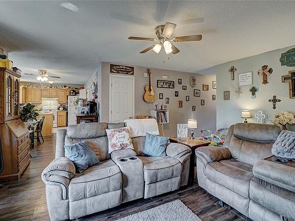 5th image of 713 Ayars Ave