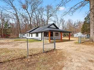 908 Grove St, Pullman, MI 49450