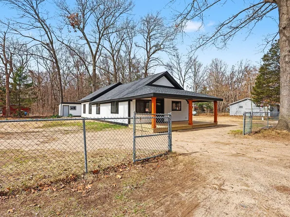 908 Grove St, Pullman, MI 49450