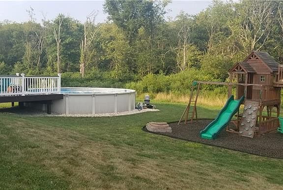 3rd image of 212 Williamsburg Dr