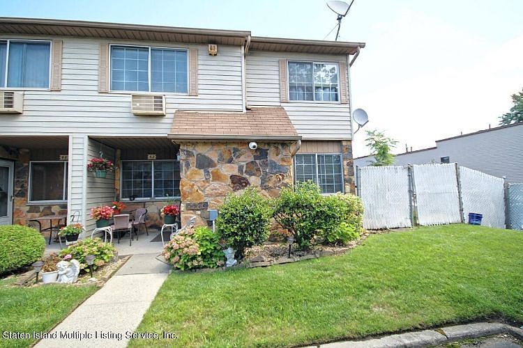 1st image of 52 Lynn Ct #13