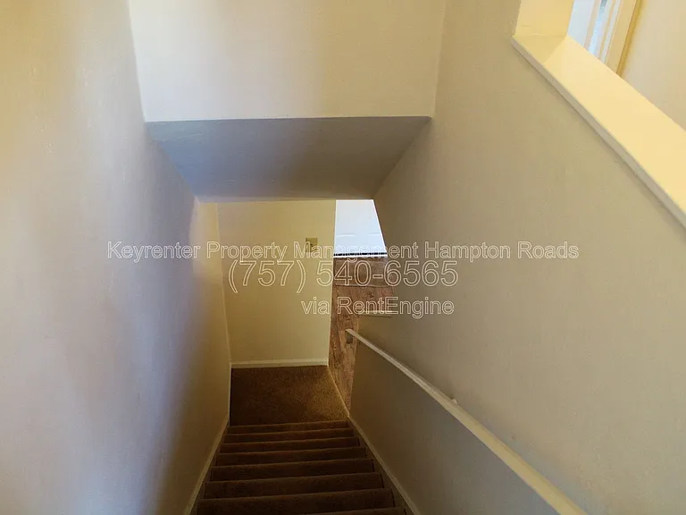 1 Peachtree Ct — Photo 35