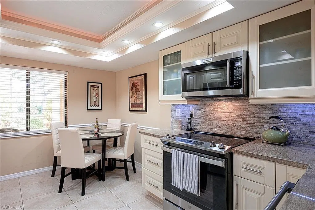 583 Beachwalk Cir — Photo 4