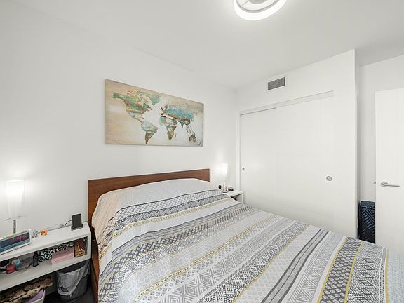 4th image of 823 Carnarvon St #1705