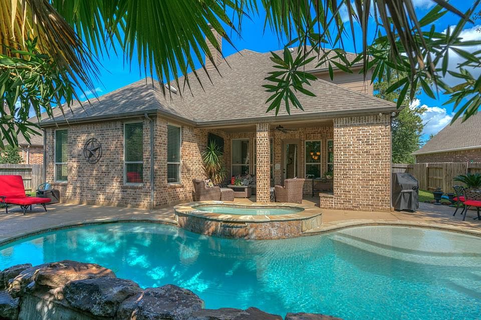 1st image of 130 Stonehedge Pl