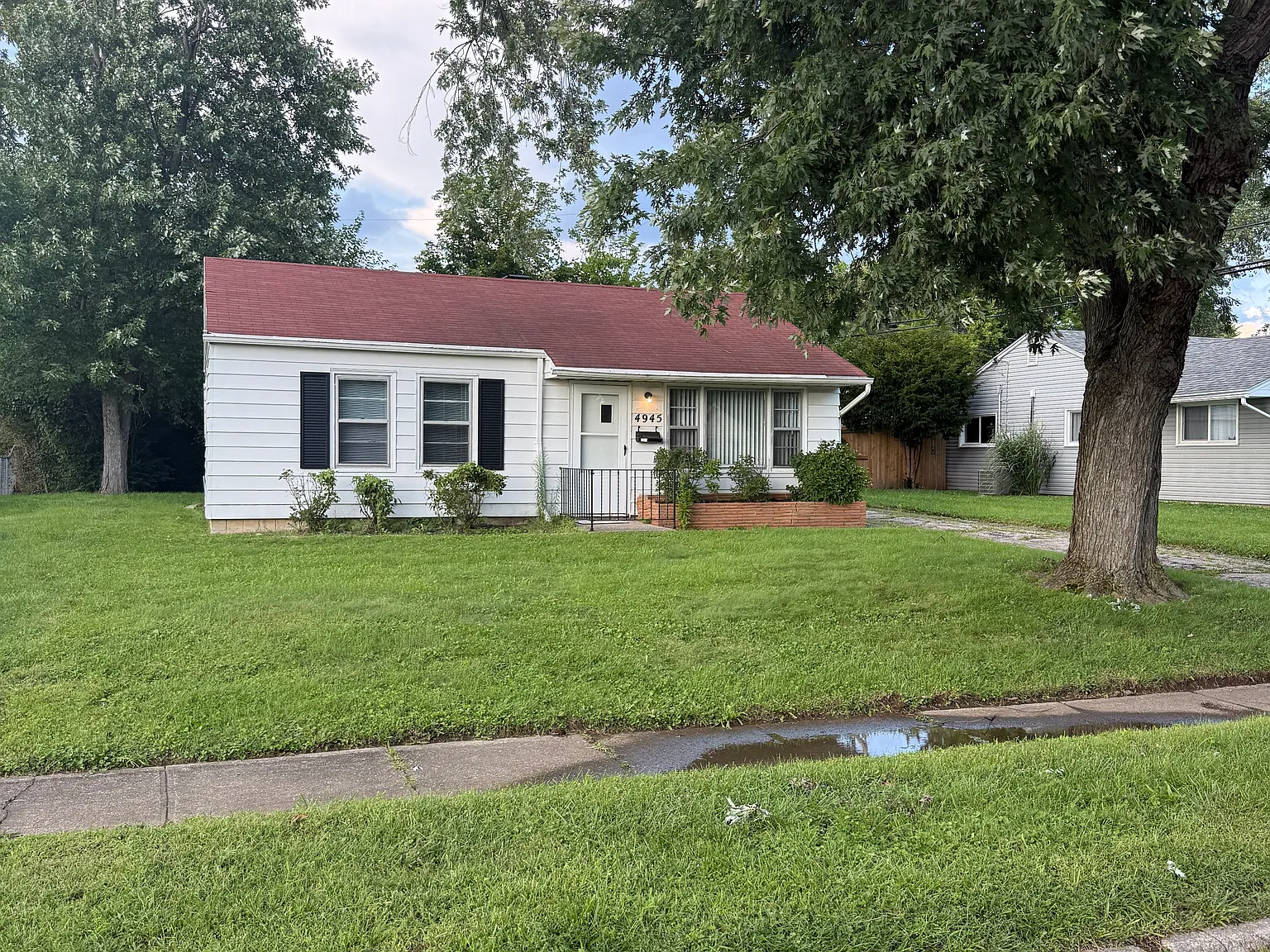 2 bed, 792 sqft, $1,300 — Photo 1
