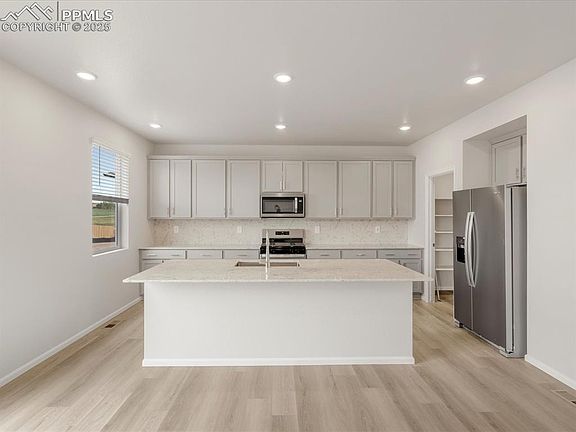 2nd image of 10334 Hartwood Dr