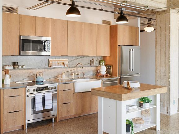 3rd image of 710 Colorado St APT 8B