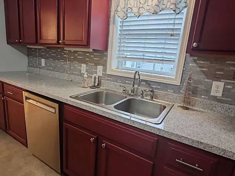925 Vestal Rd — Photo 6