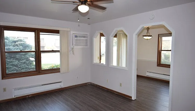 2 bed, 902 sqft, $1,495 — Photo 2