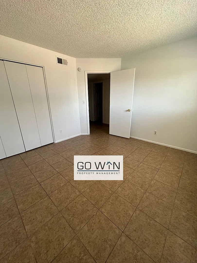 1758 East 6th Avenue — Photo 4