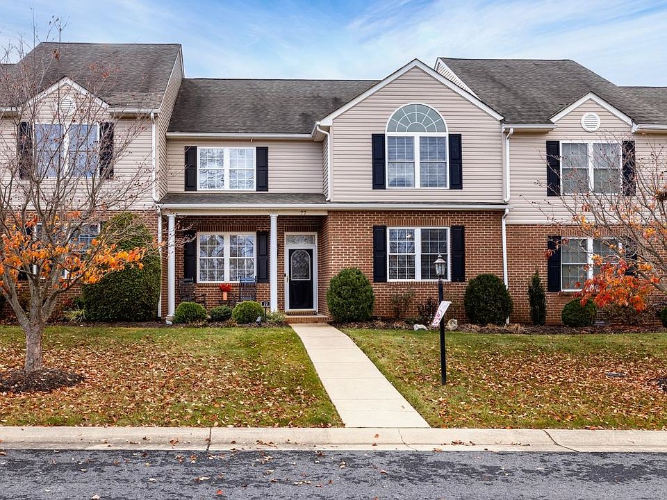 1st image of 77 Whispering Oaks Dr