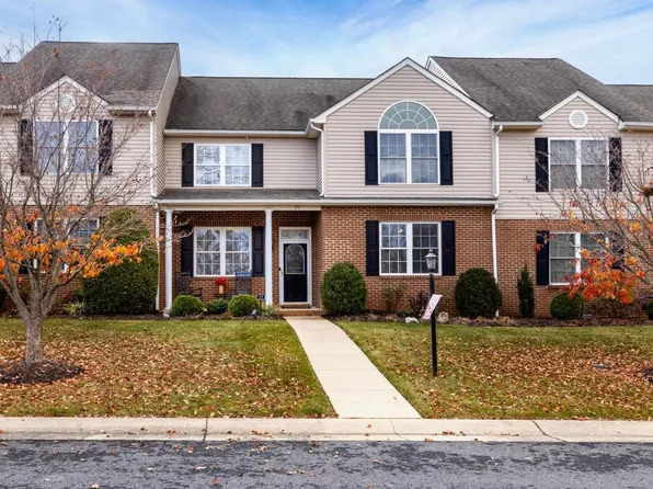 77 Whispering Oaks Dr, Staunton, VA 24401