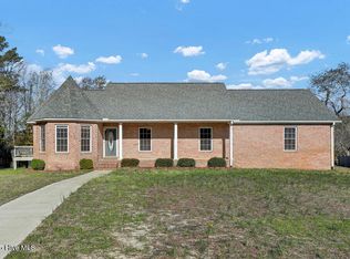 224 Topsail Watch Dr, Hampstead, NC 28443