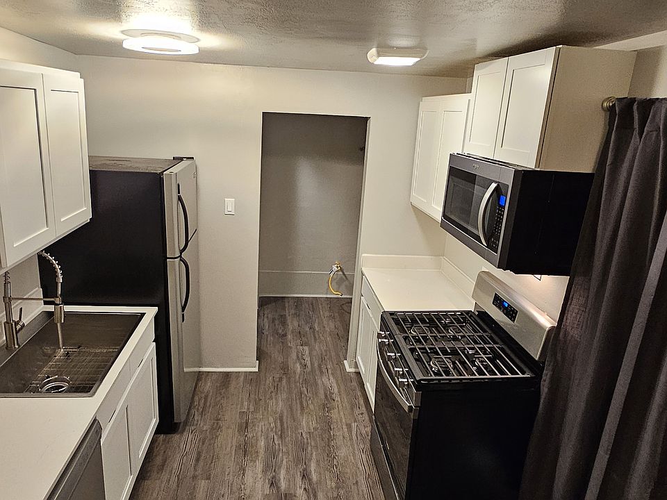 brand new & Fully remodeled Kitchen!