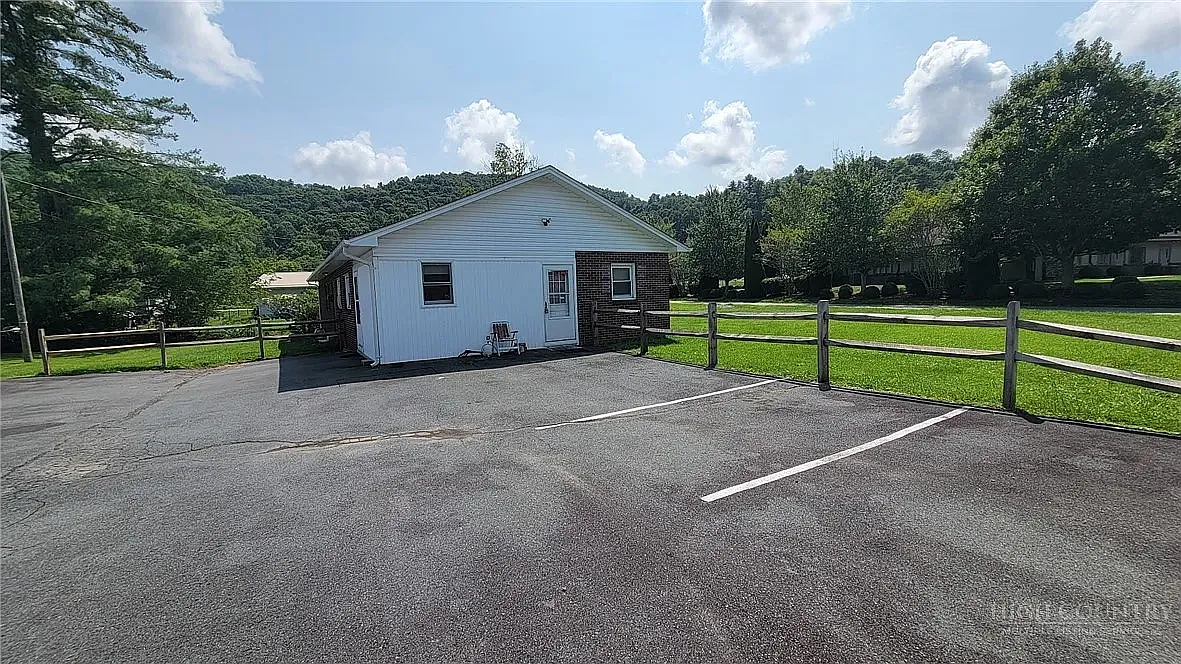 4 bed, 1900 sqft, $3,200 — Photo 4