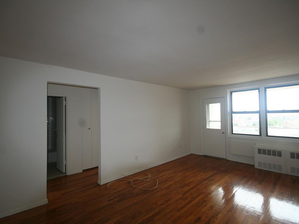 1st image of 11 Monroe Blvd #7