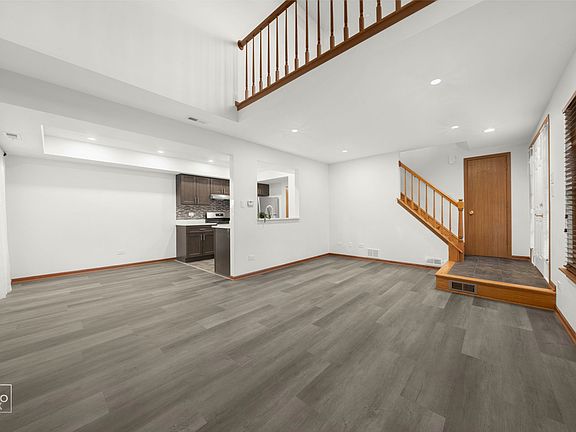 2nd image of 9386 Meadowview Dr