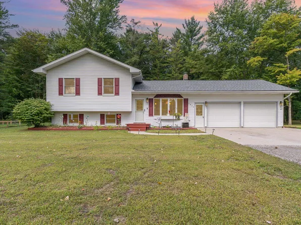 3829 N Meridian Rd, Sanford, MI 48657