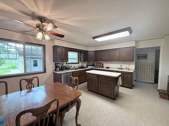 3rd image of 308 Sunset Ave