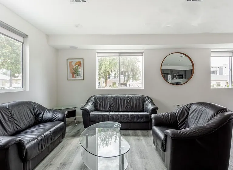 5641 Auckland Ave — Photo 3
