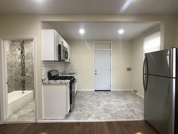 3rd image of 338 Saratoga St #1