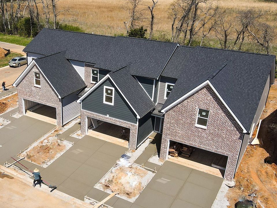 1st image of 2618 Leawood Ct #18
