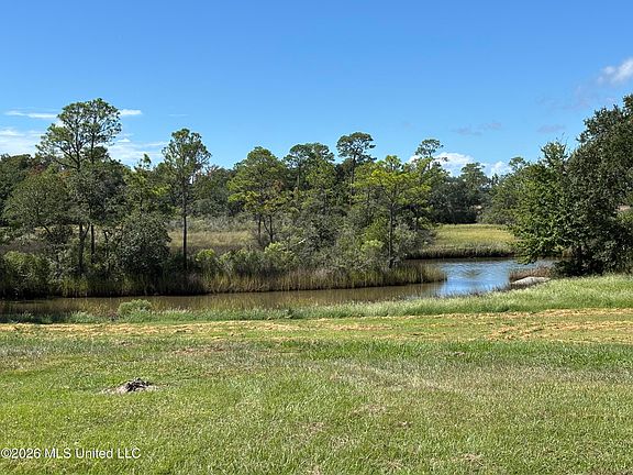 3rd image of Tradewinds Dr