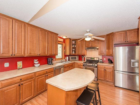 5th image of 8349 Rhode Island Dr N