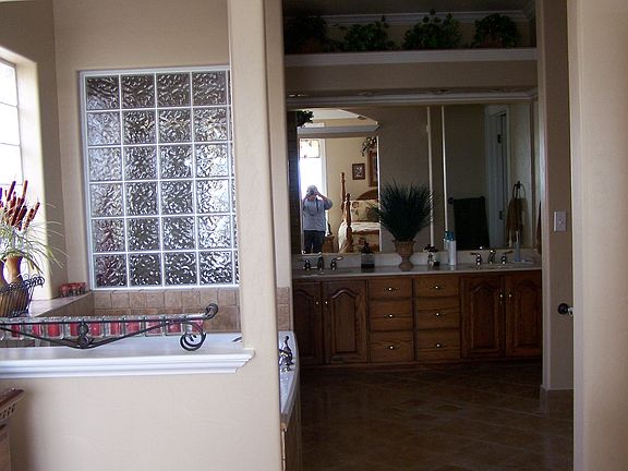 2nd image of 985 N Nob Hill Dr