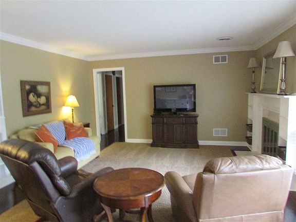 3rd image of 53 Beechwood Dr
