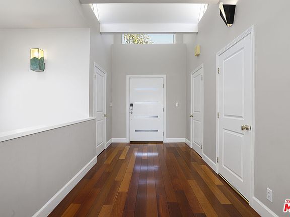 4th image of 5045 Calatrana Dr