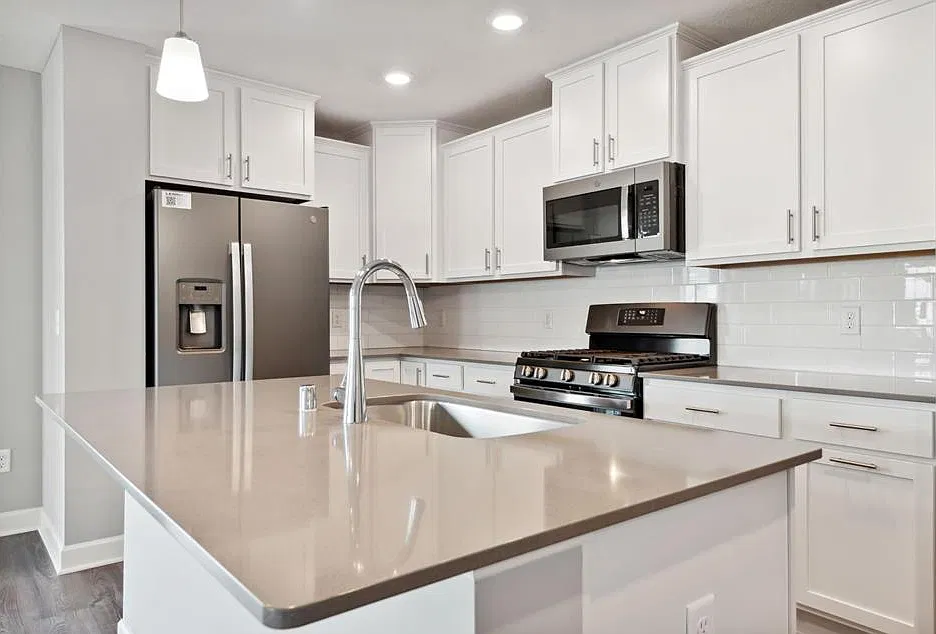 3 bed, 2.5 bath, 1800 sqft, $2,800 — Photo 4