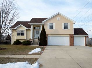 1242 Bailey Dr, Machesney Park, IL 61115