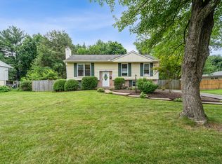 709 Bruce Ct, Herndon, VA 20170