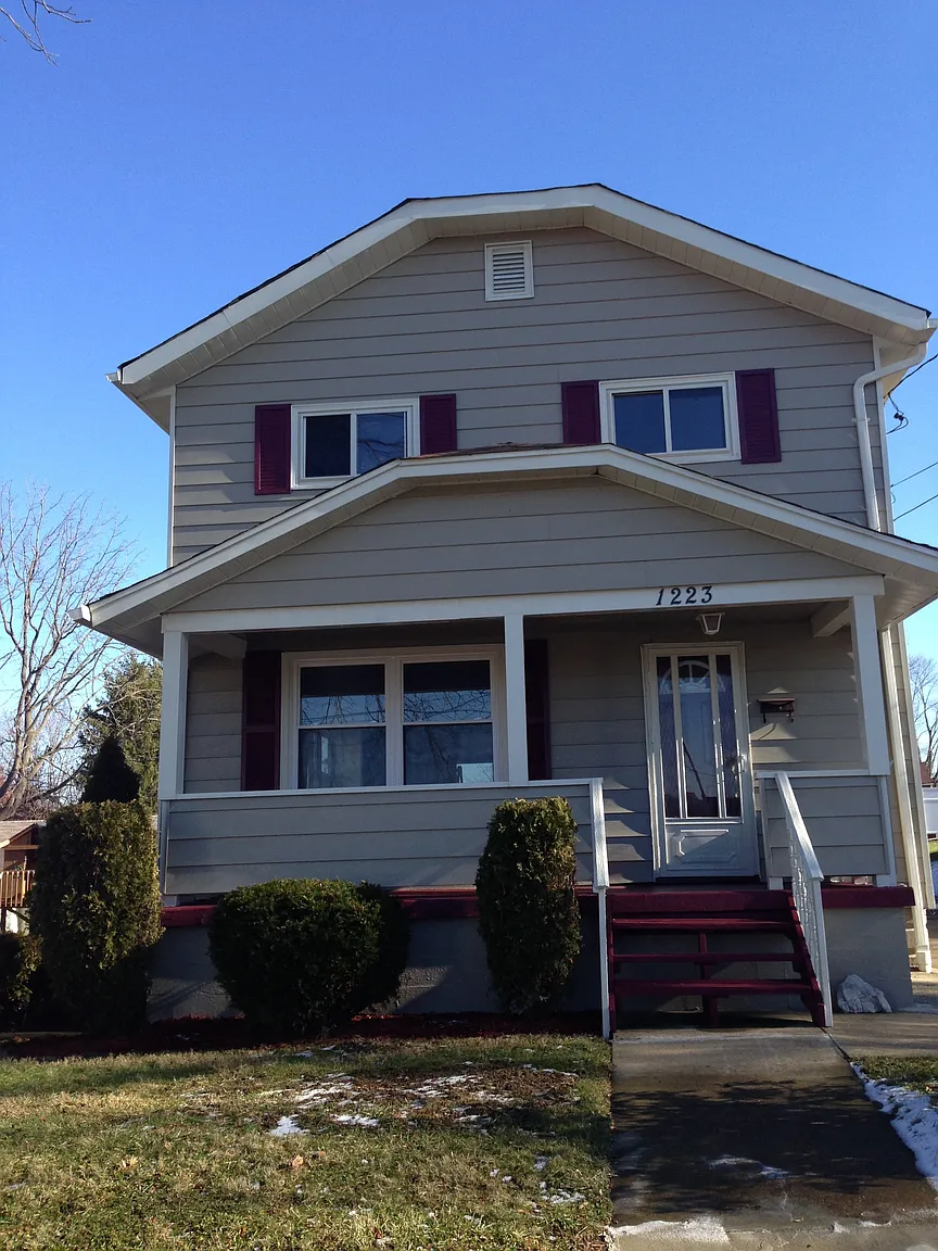 1223 Linden St photo 1