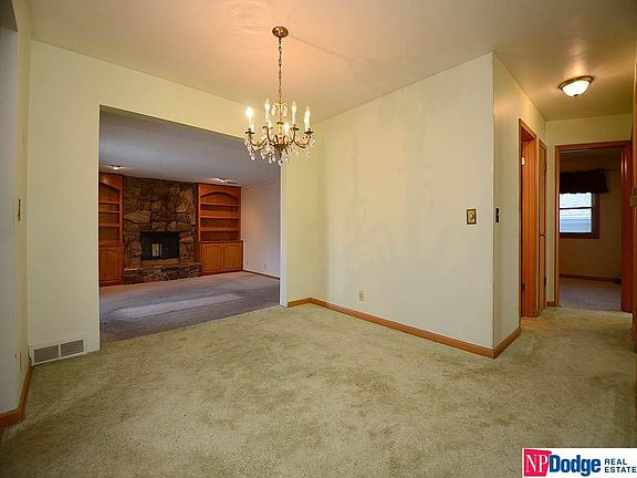 5th image of 630 S 113th Ave
