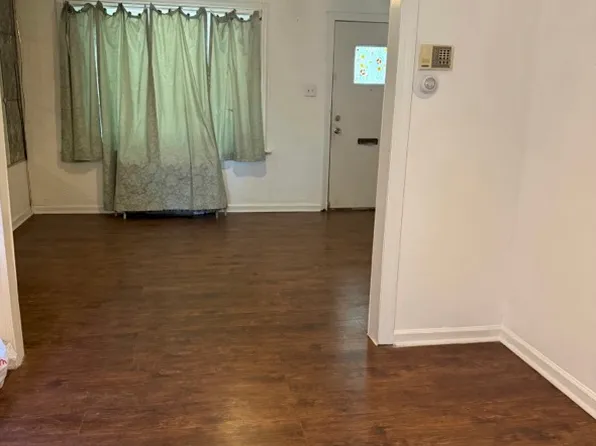 5829 N Woodstock St, Philadelphia, PA 19138