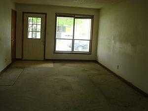 LIVING RM