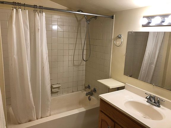 5th image of 513 E 8th St APT A