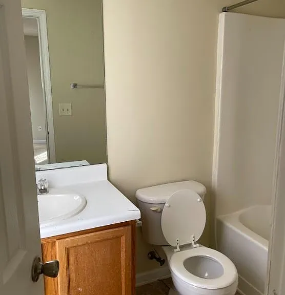3131 Manhasset Ln — Photo 8
