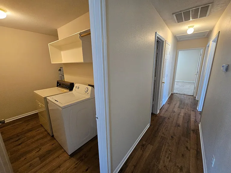 1704 Rock Hollow Loop — Photo 10