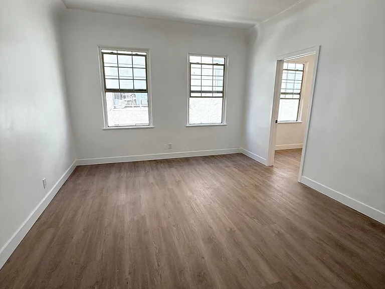 1641 Crenshaw Blvd #204 — Photo 2