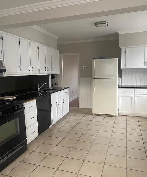 12 Bayview Ave — Photo 5
