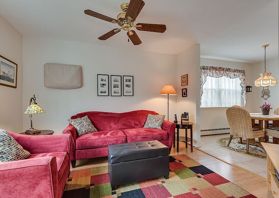 2nd image of 28 Oakcrest Ave