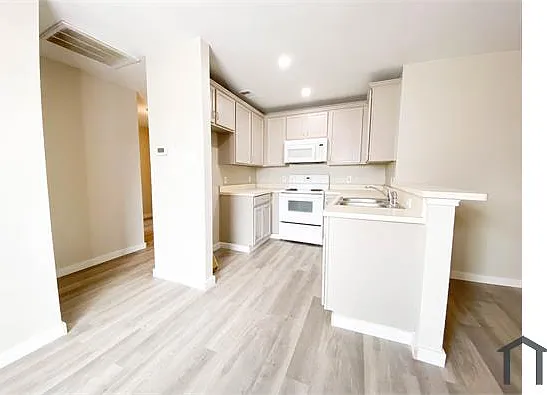 2708 Clemson Cir #B — Photo 8