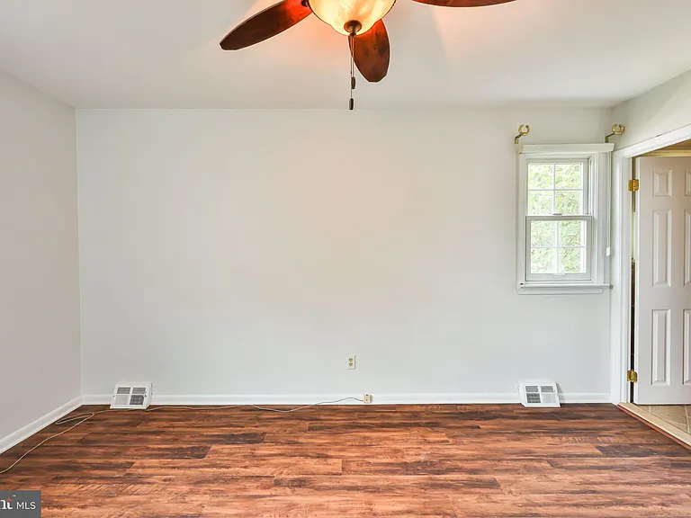 9898 Wistaria St — Photo 29