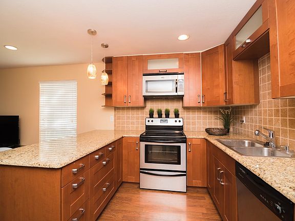 3rd image of 5212 Fleetwood Oaks Dr #101