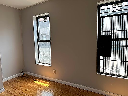 4th image of 238 E 116th St APT 25